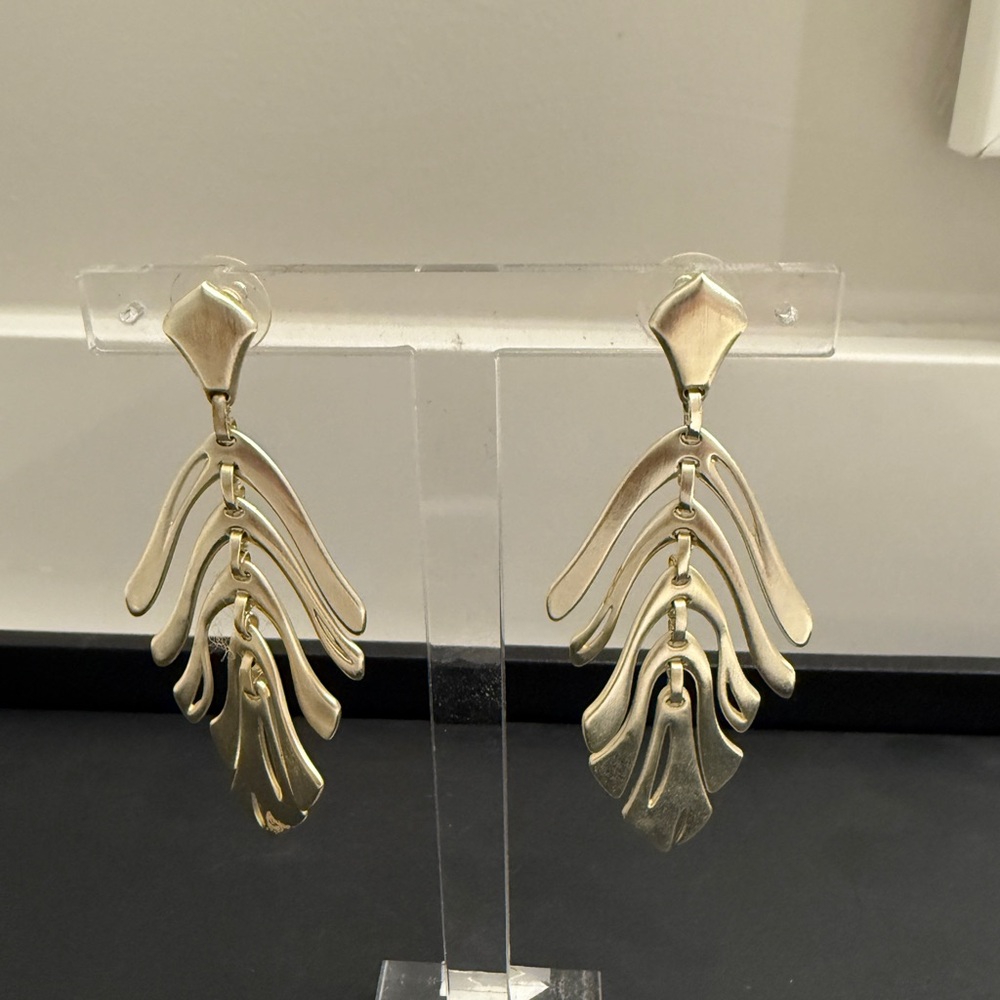 Kendra Scott Gold Leaf Earrings